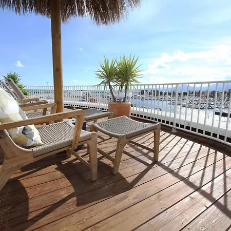 Bleu Duplex & Lejlighedshotel