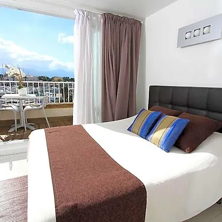 Bleu Duplex & Saint-Cyprien (Pyrenees-Orientales)