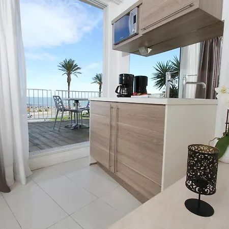 Bleu Duplex & Saint-Cyprien (Pyrenees-Orientales)